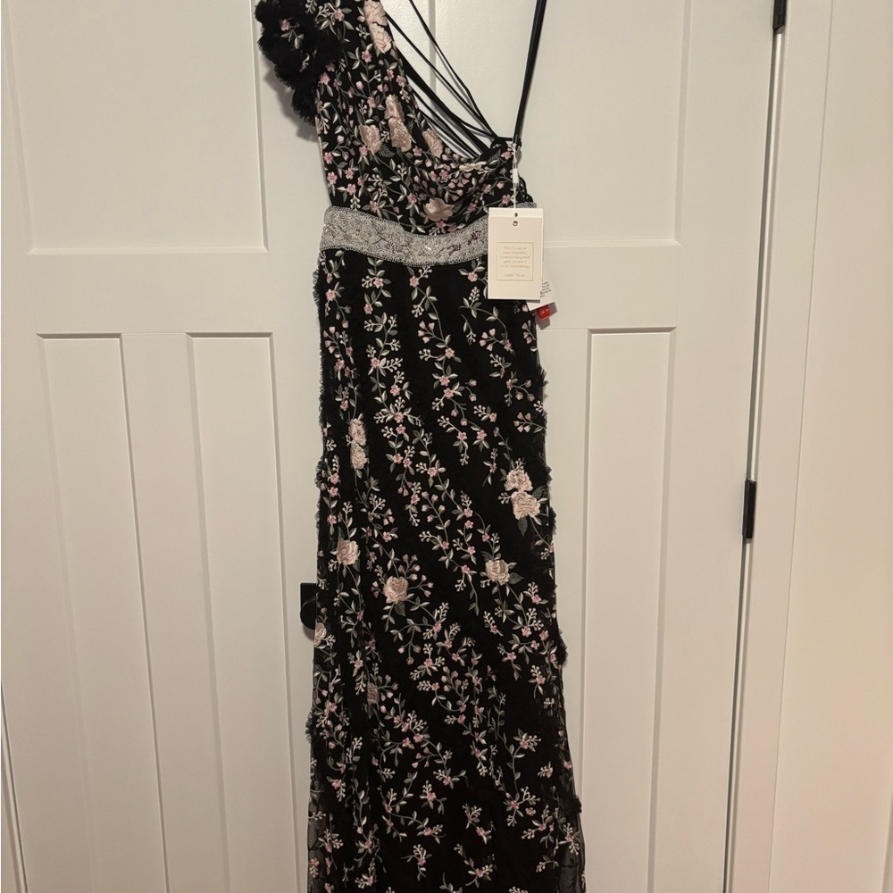 Mac Duggal 70160 Embroidered One Shoulder Gown Size 8 NWT Floral Formal Dress - Picture 6 of 11